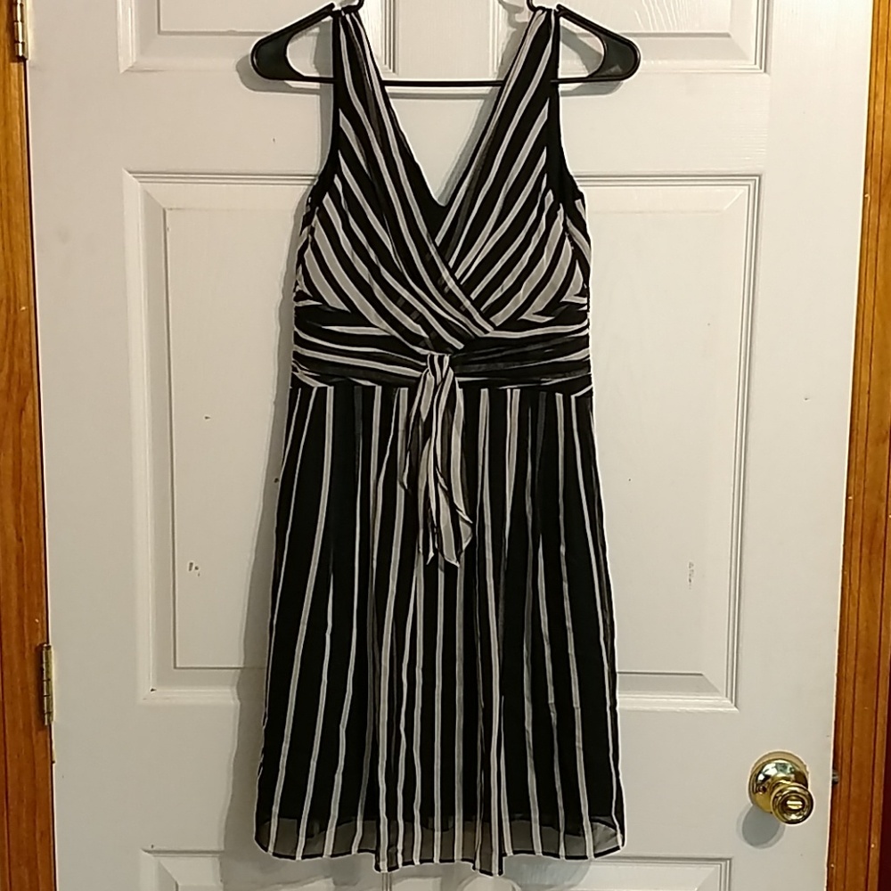 Anne Taylor flowy dress